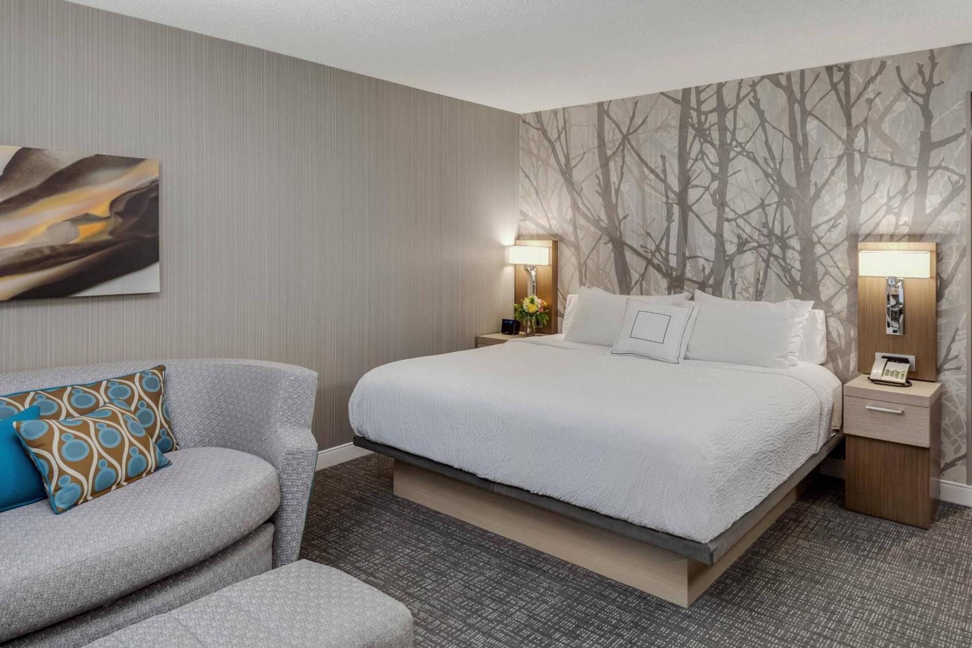 Courtyard By Marriott Portsmouth Hotell Exteriör bild