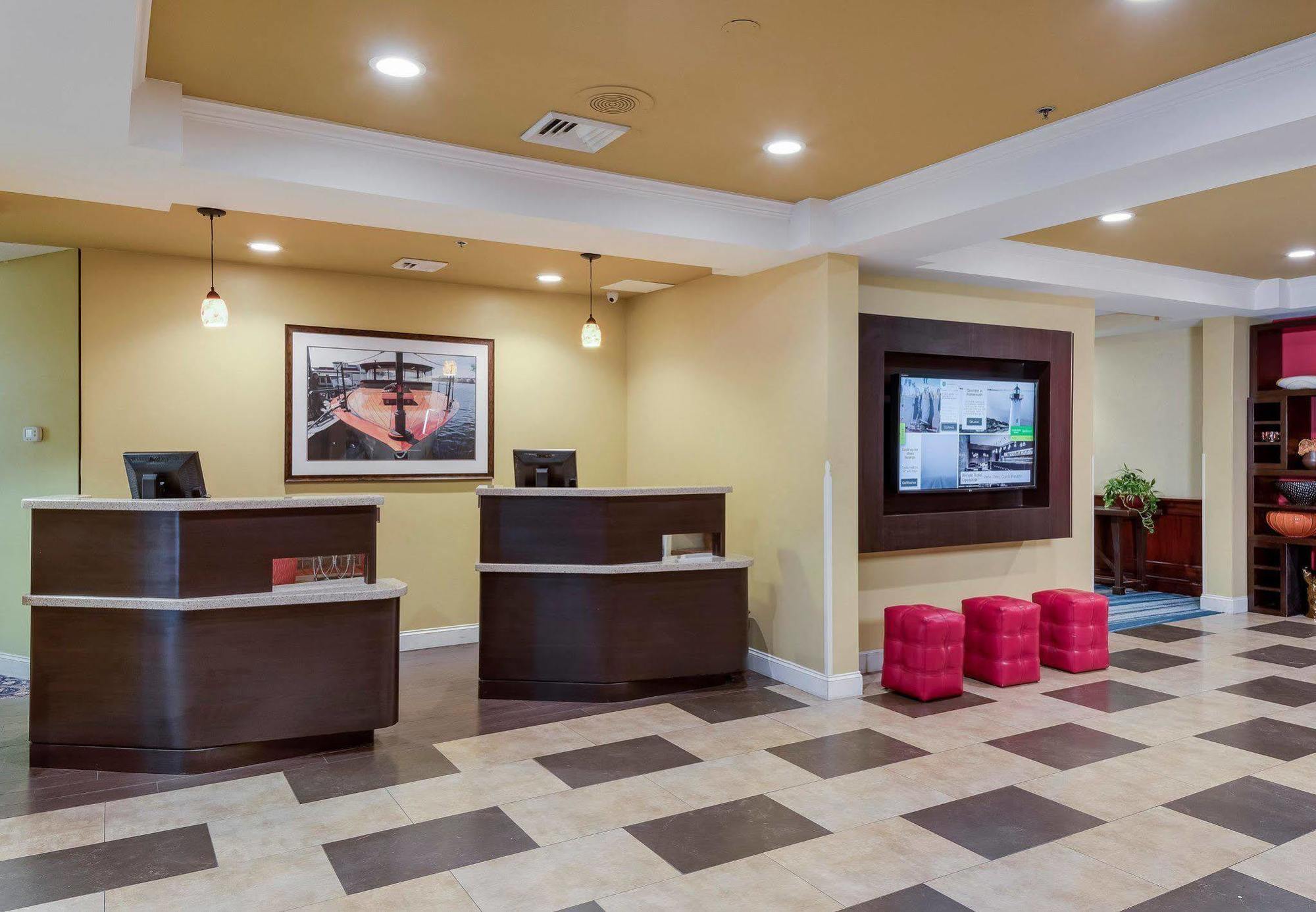 Courtyard By Marriott Portsmouth Hotell Exteriör bild